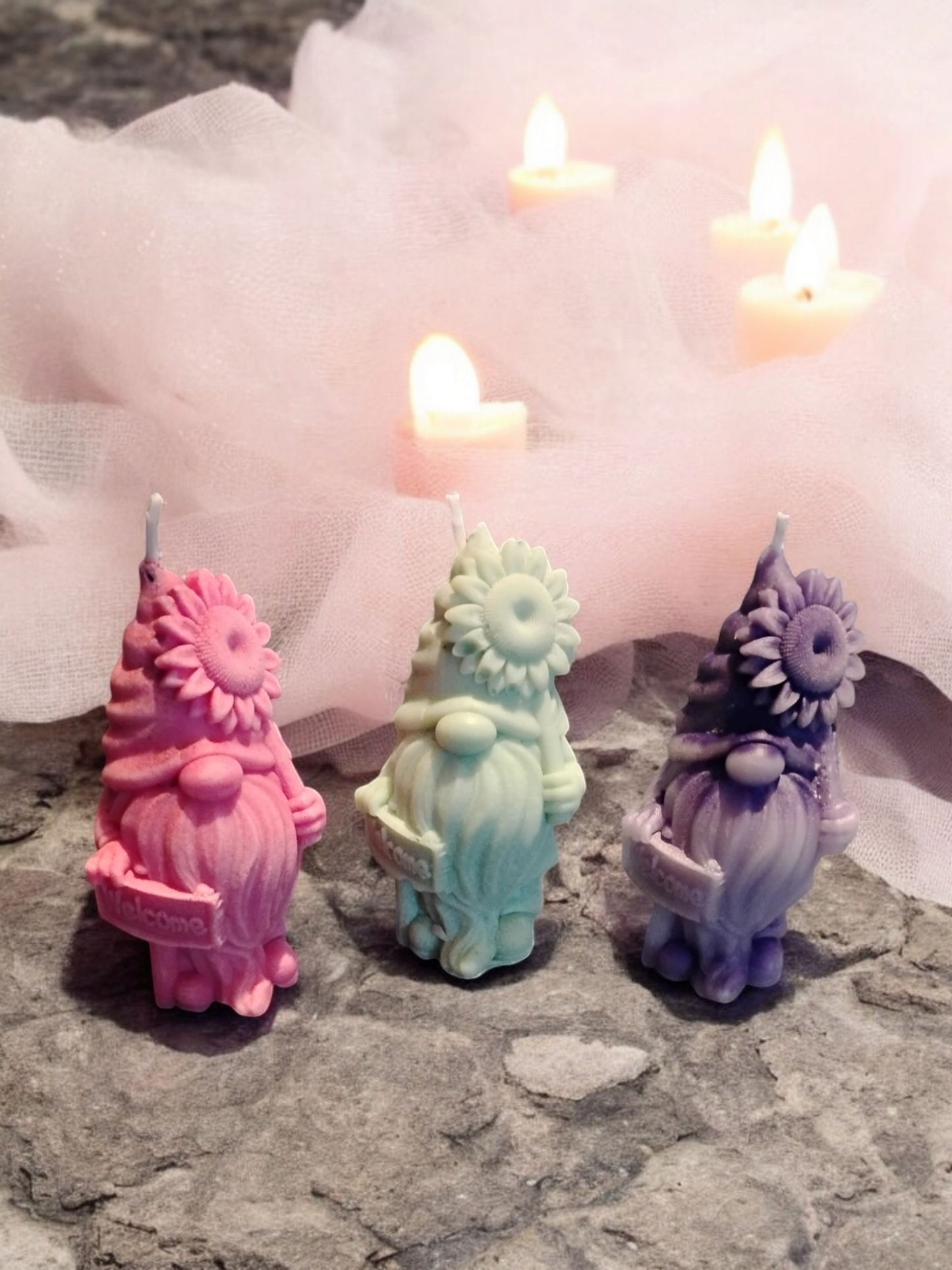 Welcome gnome candle